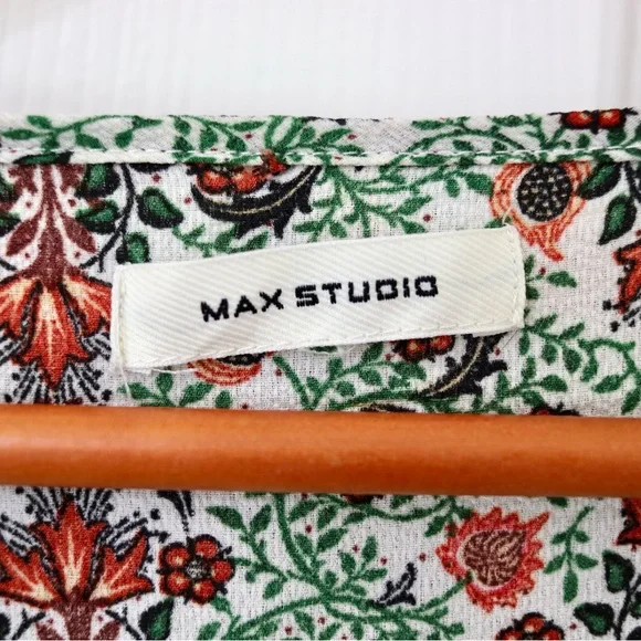 Floral wrap Tie-Waist Maxi Dress in Green & Red feminine whimsical - Picture 4 of 8